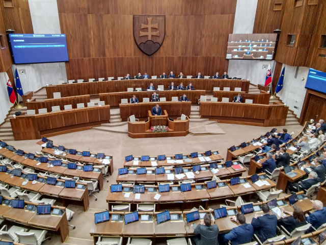 SR rozpočet24 NRSR návrh schválenie BAX