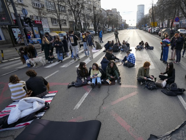 Srbsko, študenti, demonštrácia, Belehrad, srbské voľby