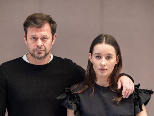 Alexander Bárta, Anežka Petrová, Vojna policajtov