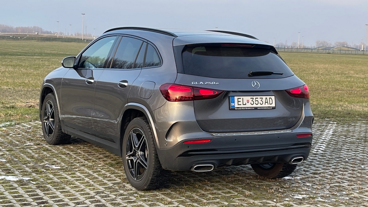 Mercedes-Benz GLA 250 e (2024)