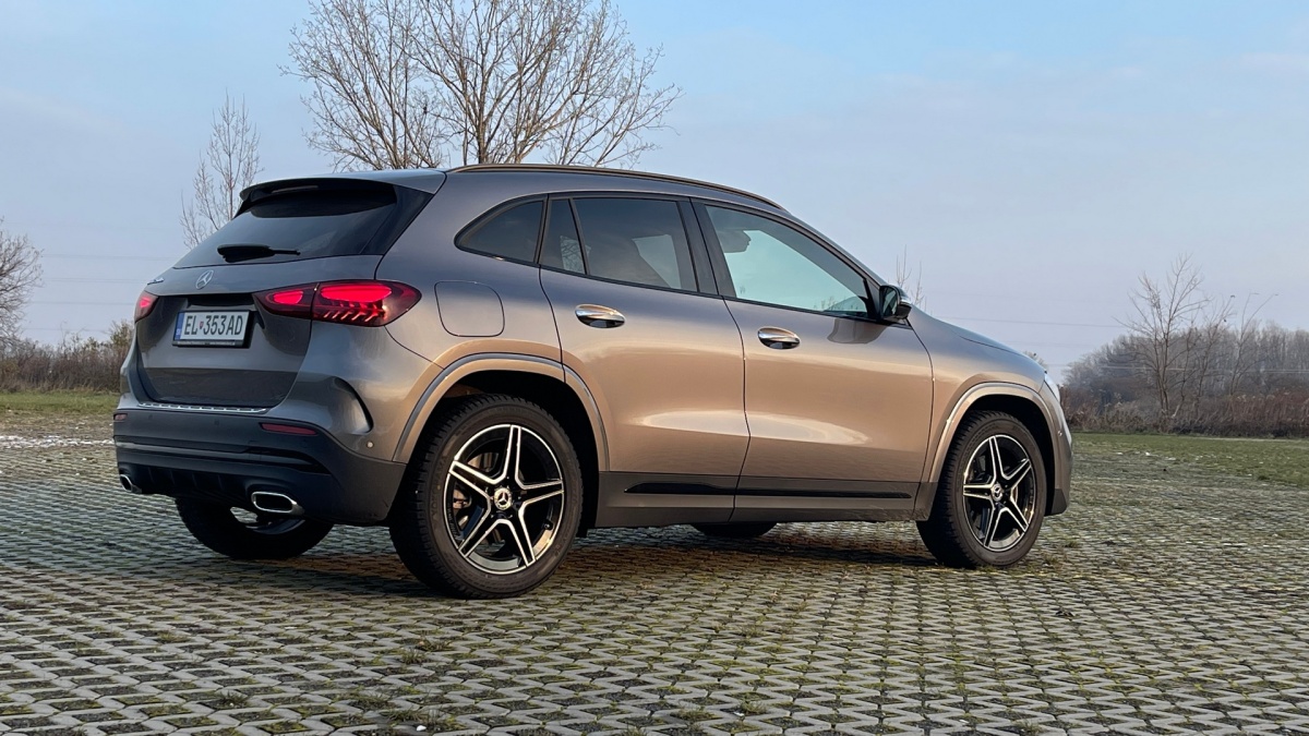 Mercedes-Benz GLA 250 e (2024)