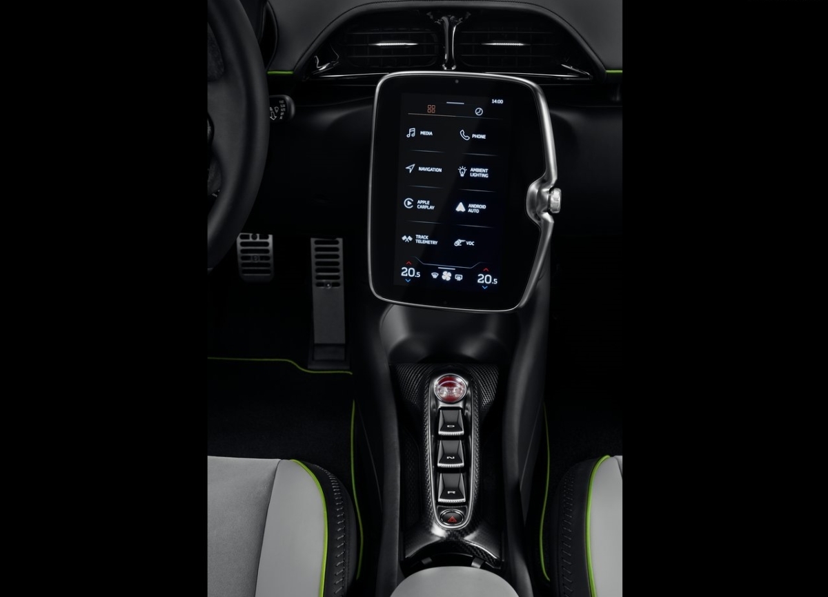 McLaren Artura 16