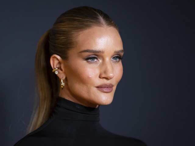 Modelka a herečka Rosie Huntington-Whiteley.