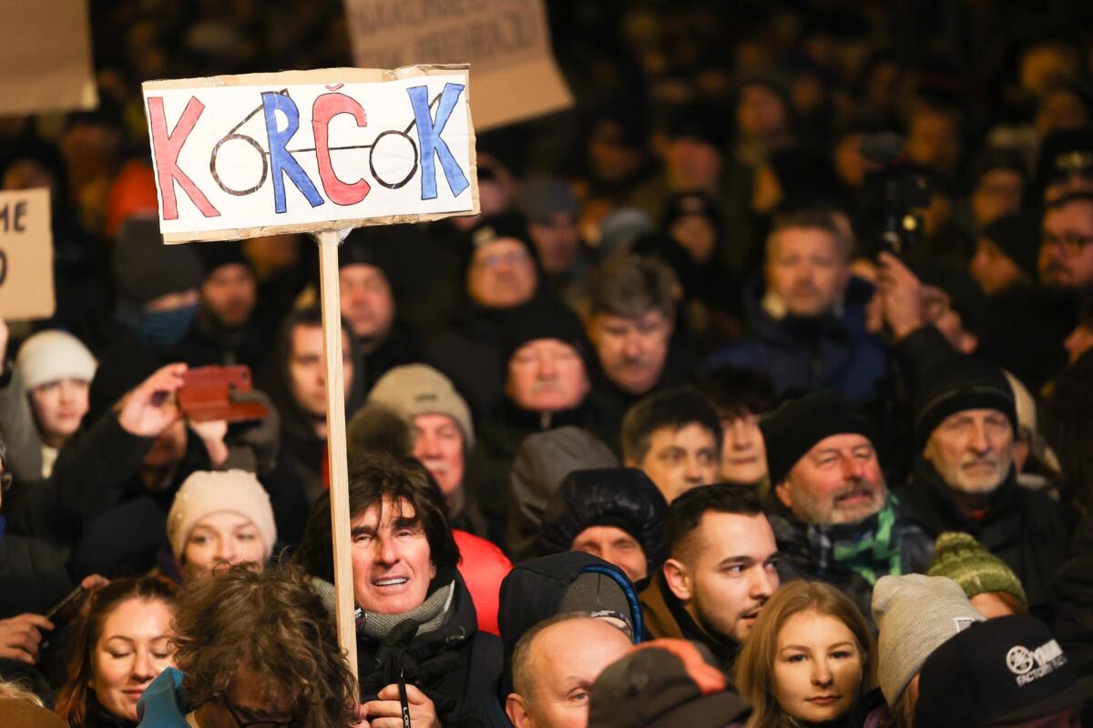 protest, bratislava, korčok