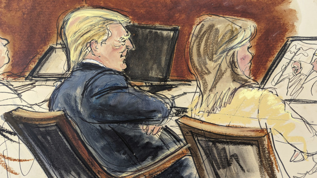 Skica zo súdnej siene, v ktorej sedí Donald Trump so založenými rukami vedľa svojej právničky Aliny Habba na federálnom súde v New Yorku, v stredu 17. januára 2024. Trump prehral a musí zaplatiť 84 miliónov dolárov žene, ktorú ohováral a vyhrážal sa jej za to, že ho obvinila zo sexuálneho obťažovania.