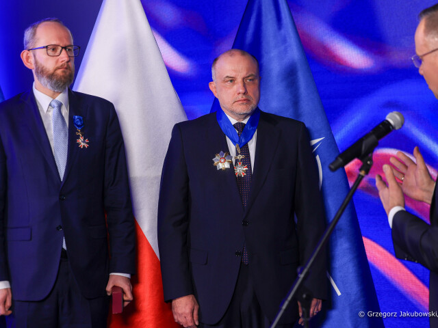 Andrzej Duda, Peter bátora, NEPOUZIVAT