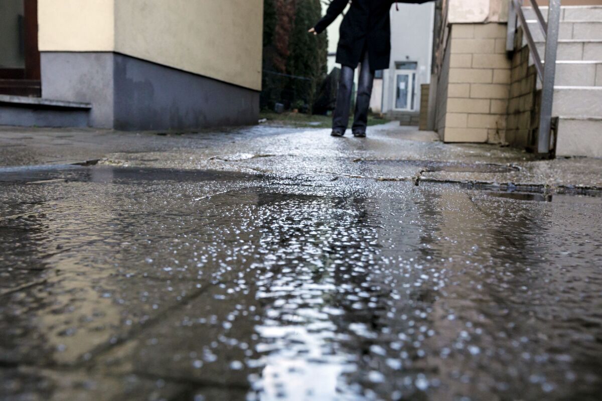 SR Bratislava počasie SHMÚ poľadovica výstraha BAX