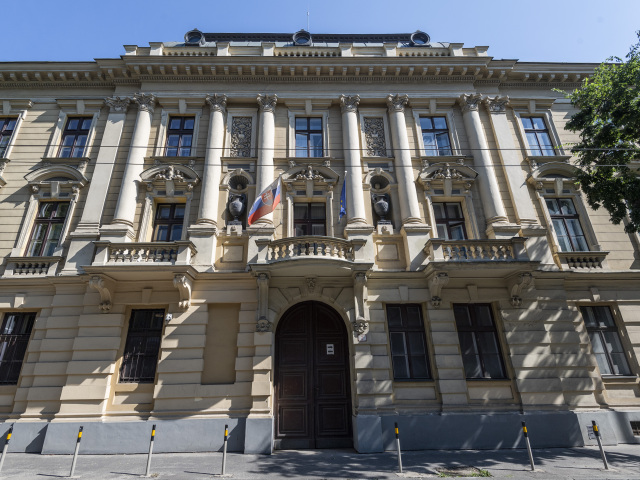 SR Bratislava prezidentka uhlík neutralita kancelária BAX