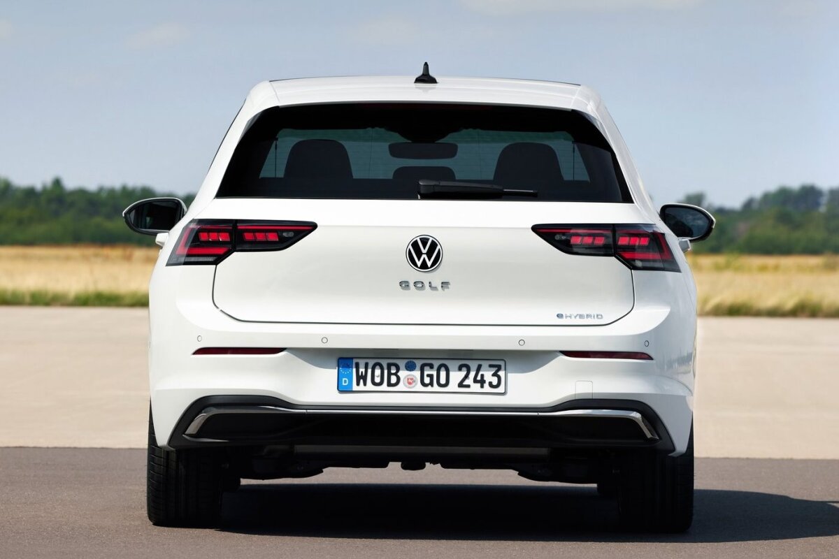 Volkswagen Golf - 2023