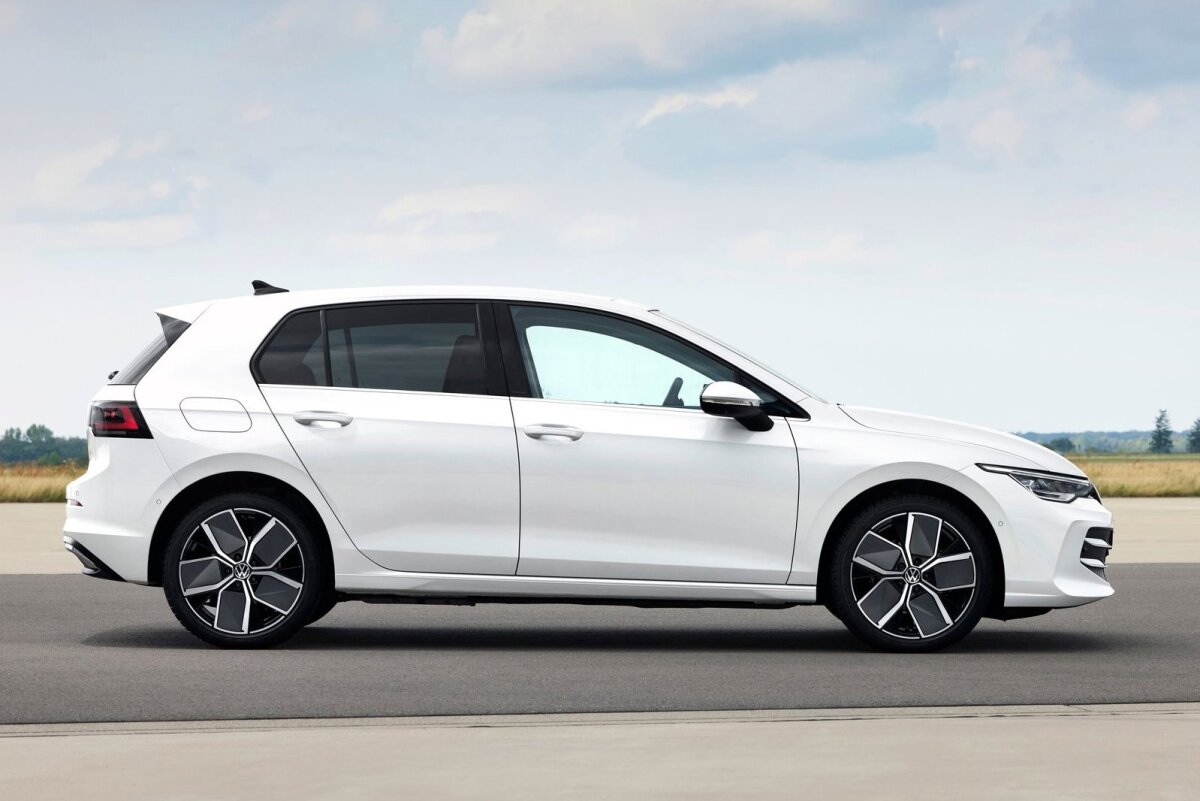 Volkswagen Golf - 2023
