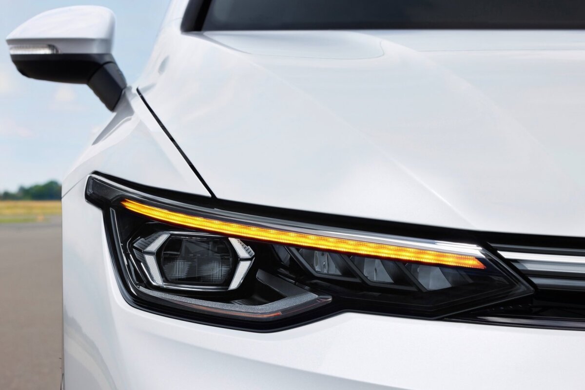Volkswagen Golf - 2023