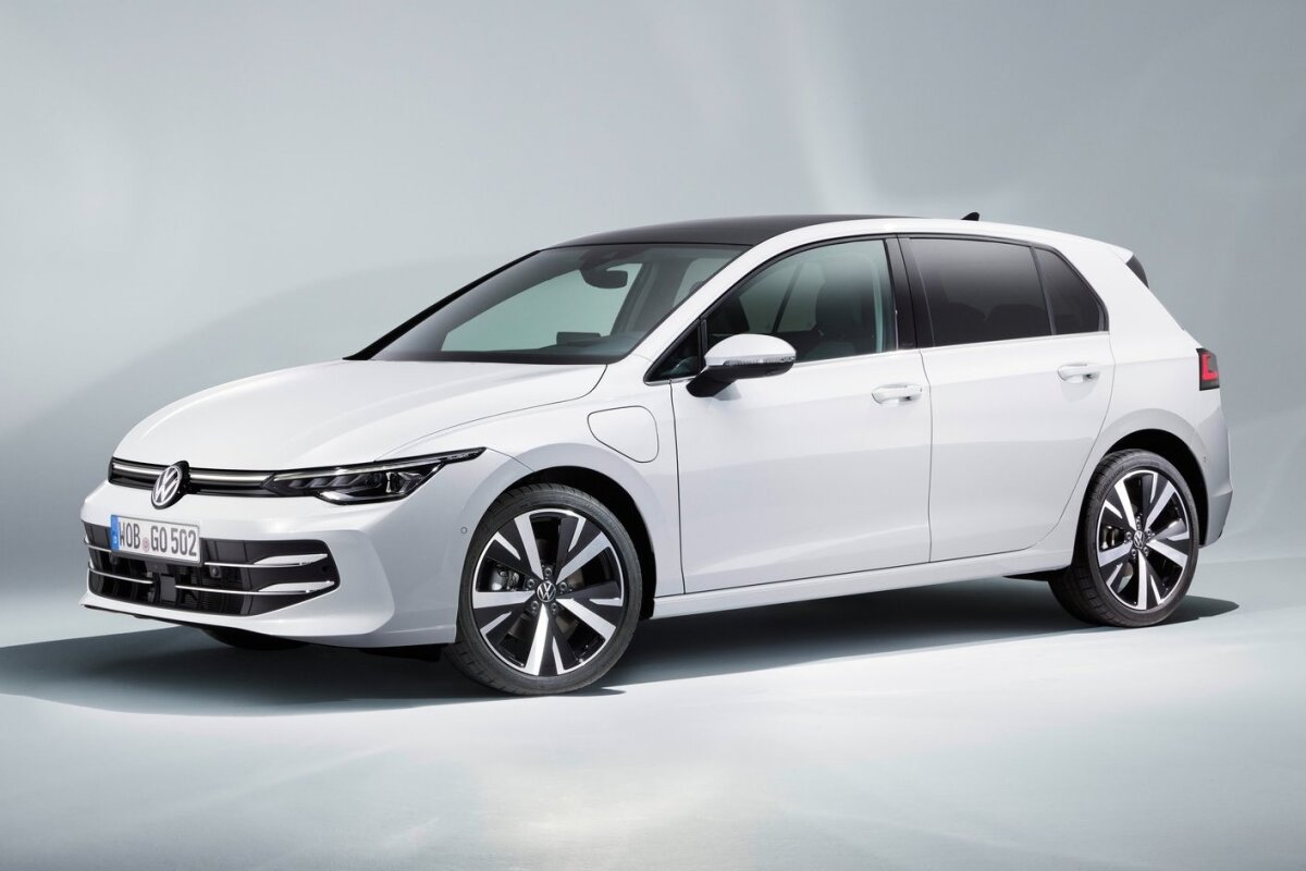 Volkswagen Golf - 2023