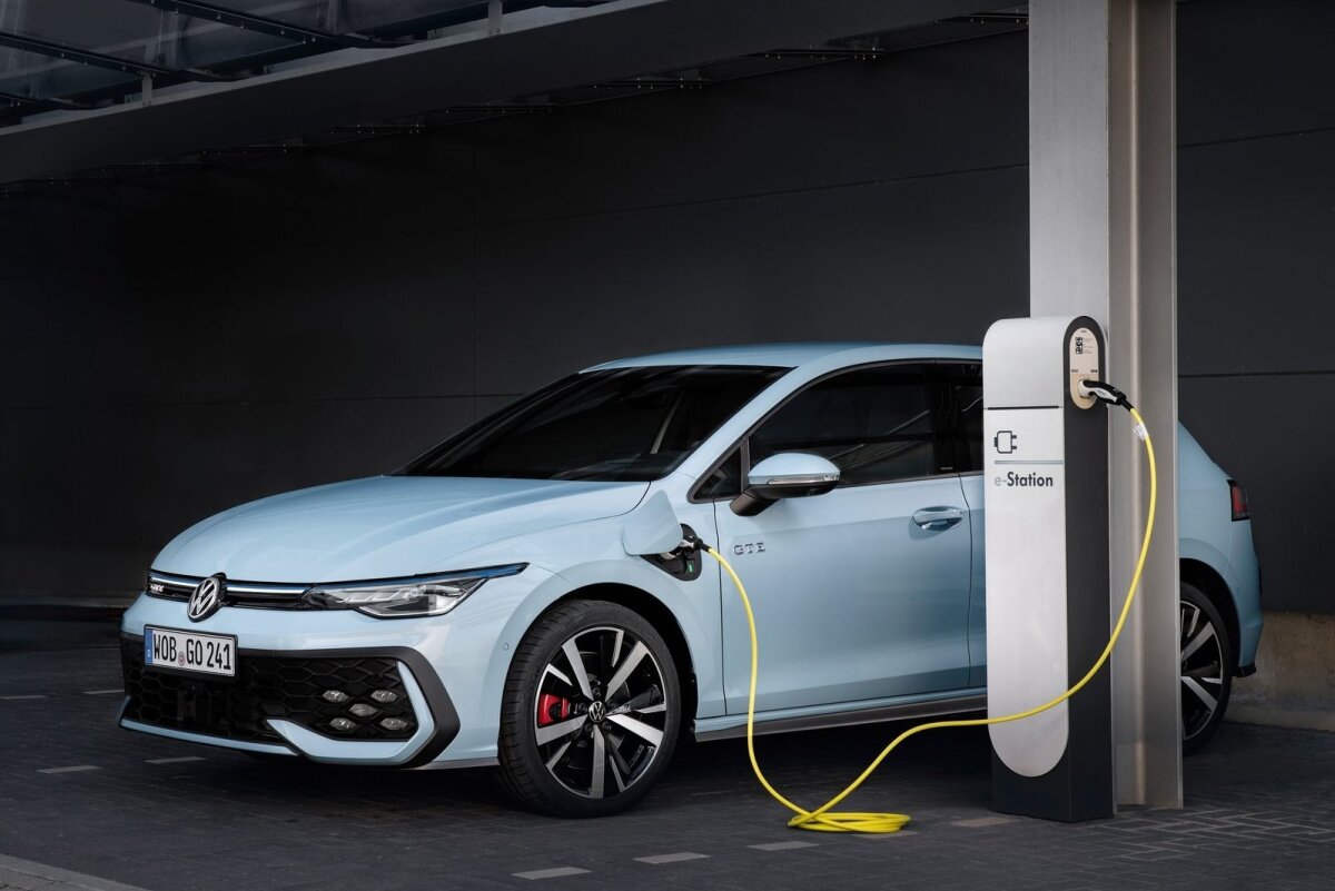 Volkswagen Golf GTE - 2023