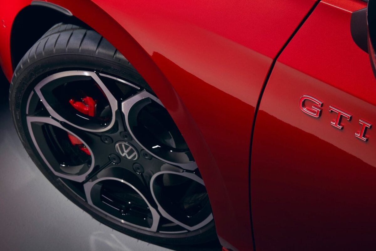 Volkswagen Golf GTI - 2023