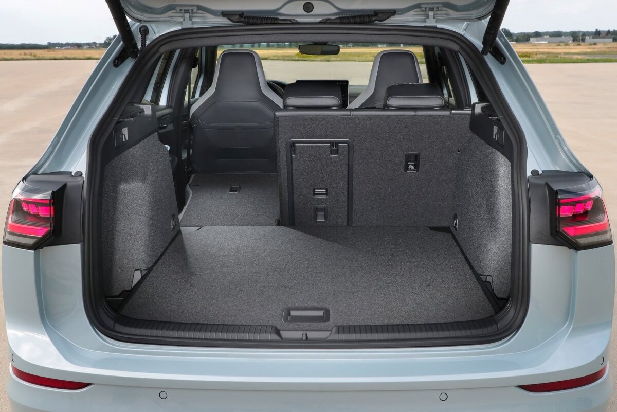 Volkswagen Golf Variant - 2023