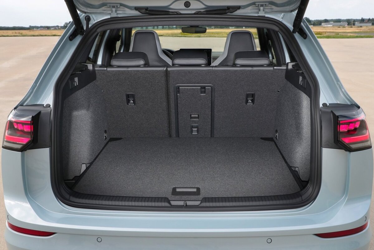 Volkswagen Golf Variant - 2023