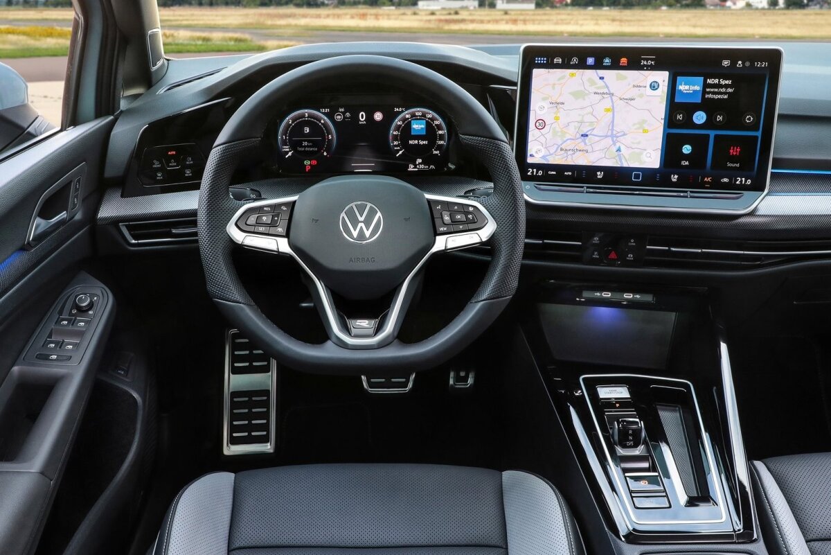 Volkswagen Golf Variant - 2023