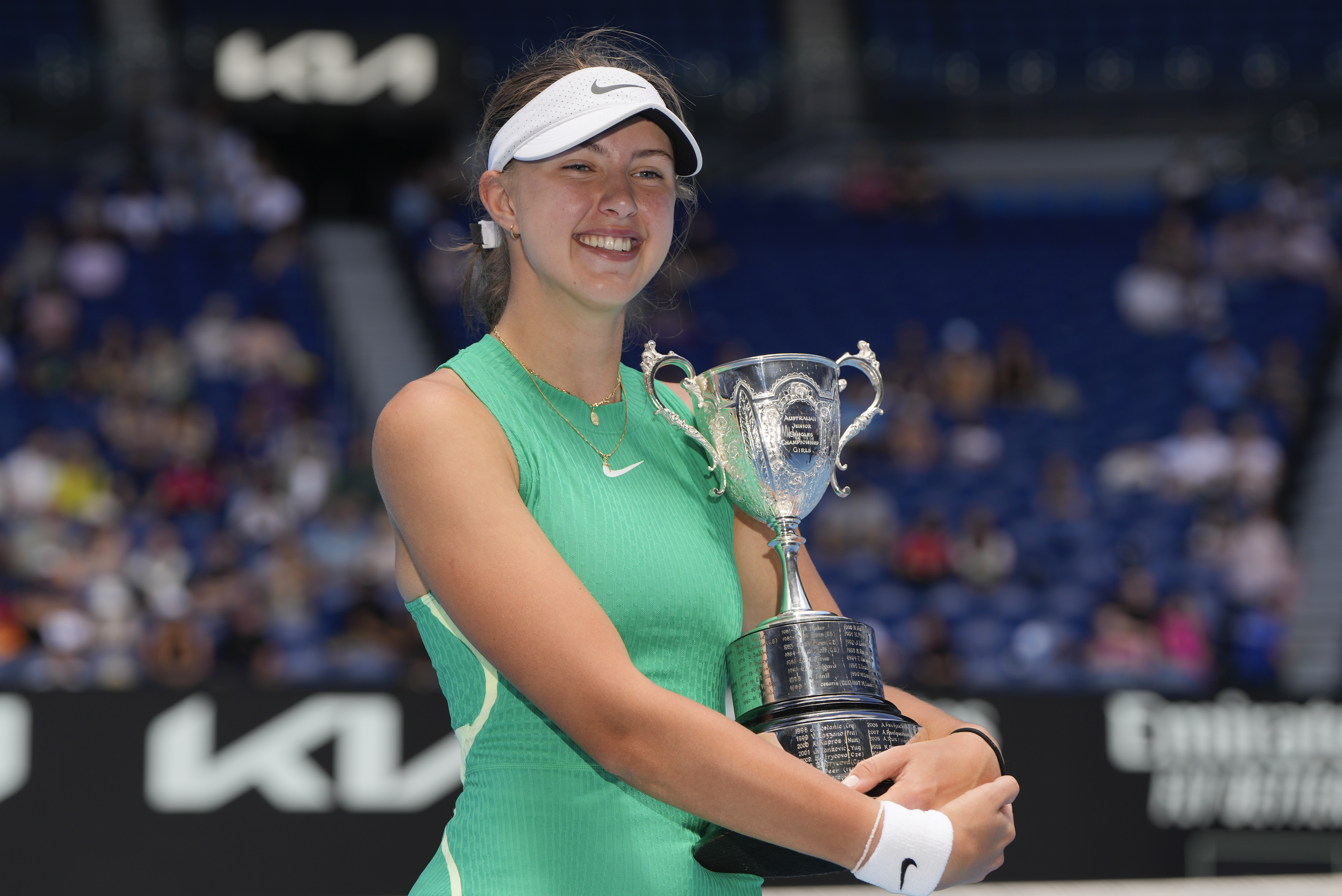 Renáta Jamrichová s víťaznou trofejou.