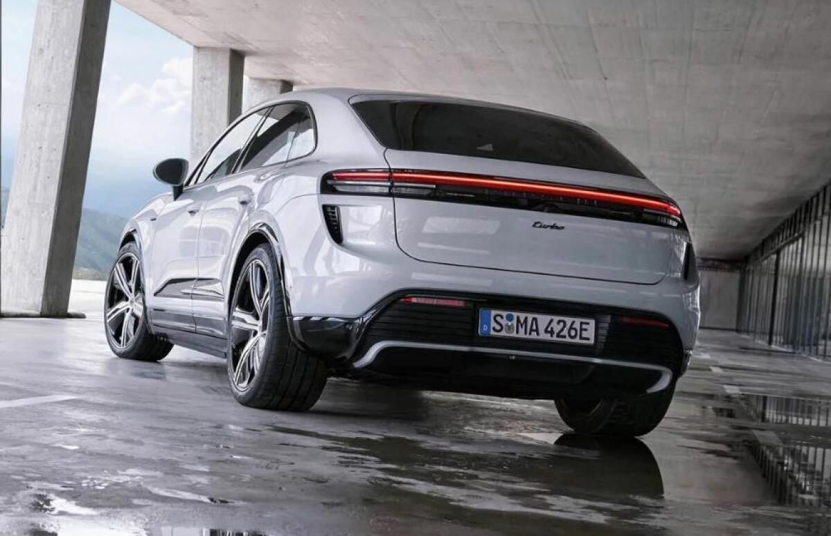 Porsche Macan 8