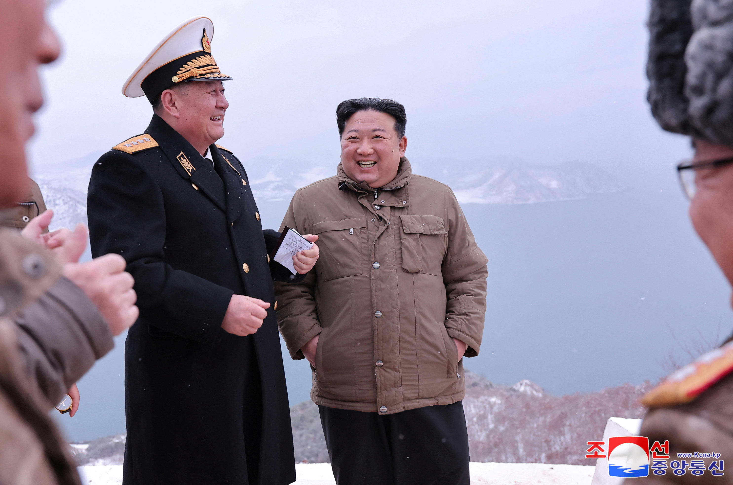 Fotografiu zverejnila štátna kórejská agentúra KCNA 28. januára 2024, avšak jej autencitita sa nedá nezávisle overiť.