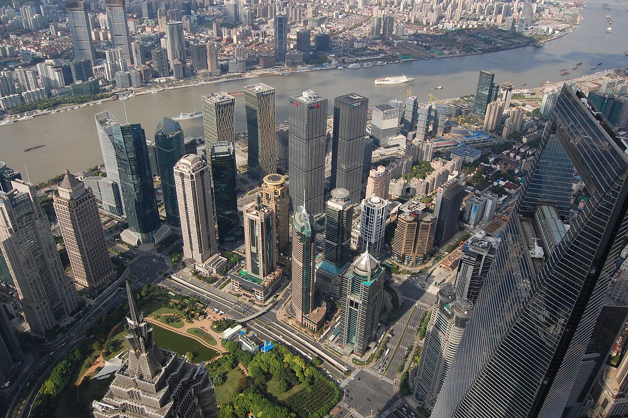 Pohľad na panorámu Šanghaja zo Shanghai Tower (Šanghaj, Čína)