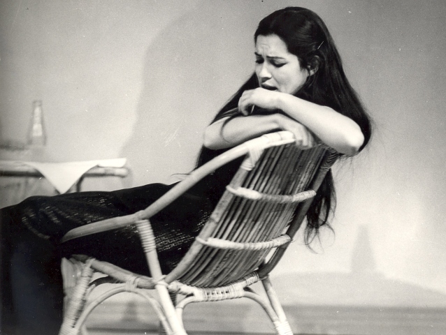 Zuzana Kocúriková v hre Rozlúčka v júni, 1971