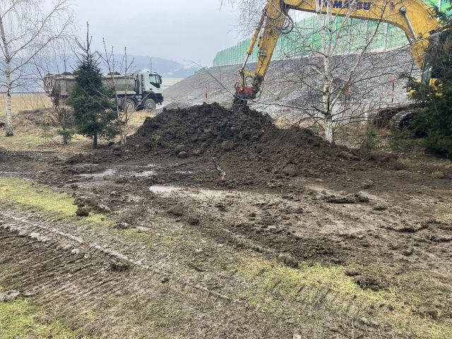 tažké stroje, záhrada, diaľničný privádzač, Kysucké Nové Mesto