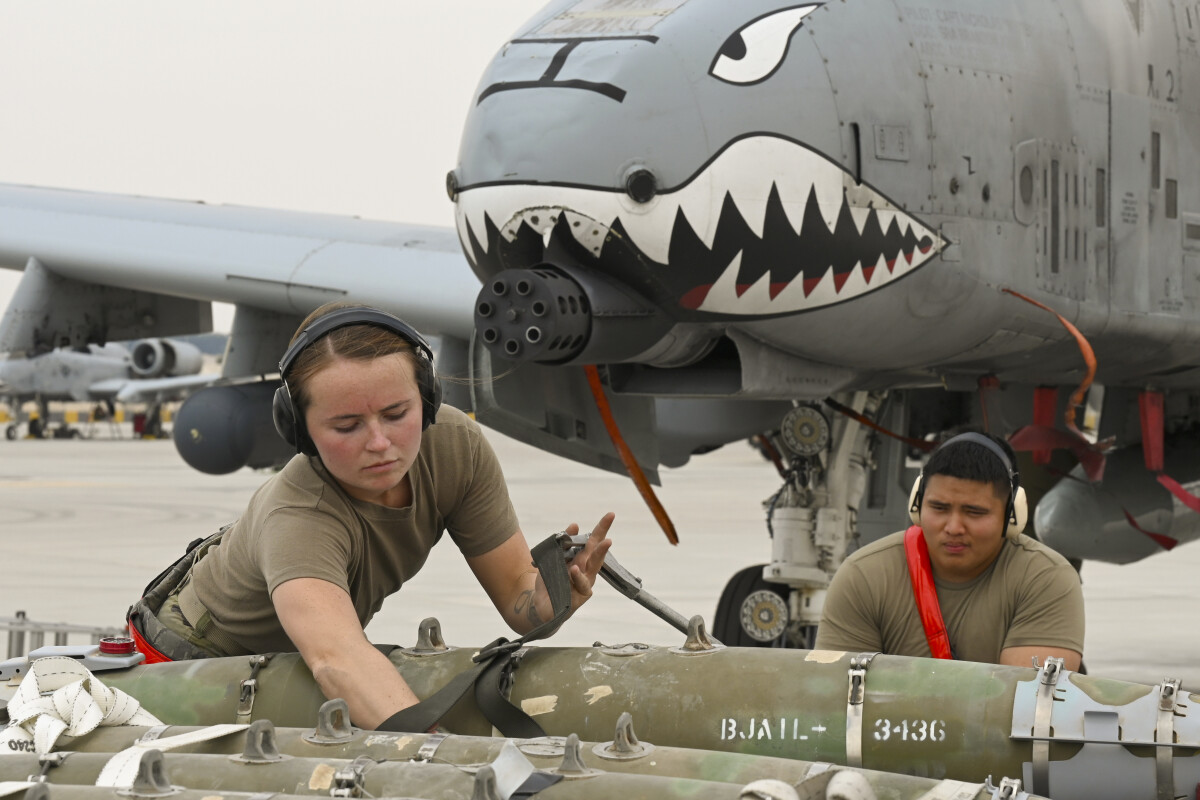A10 Thunderbolt príprave minície Emiráty