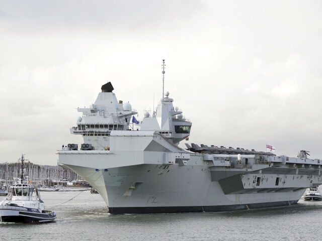 britská lietadlová loď HMS Queen Elisabeth porucha