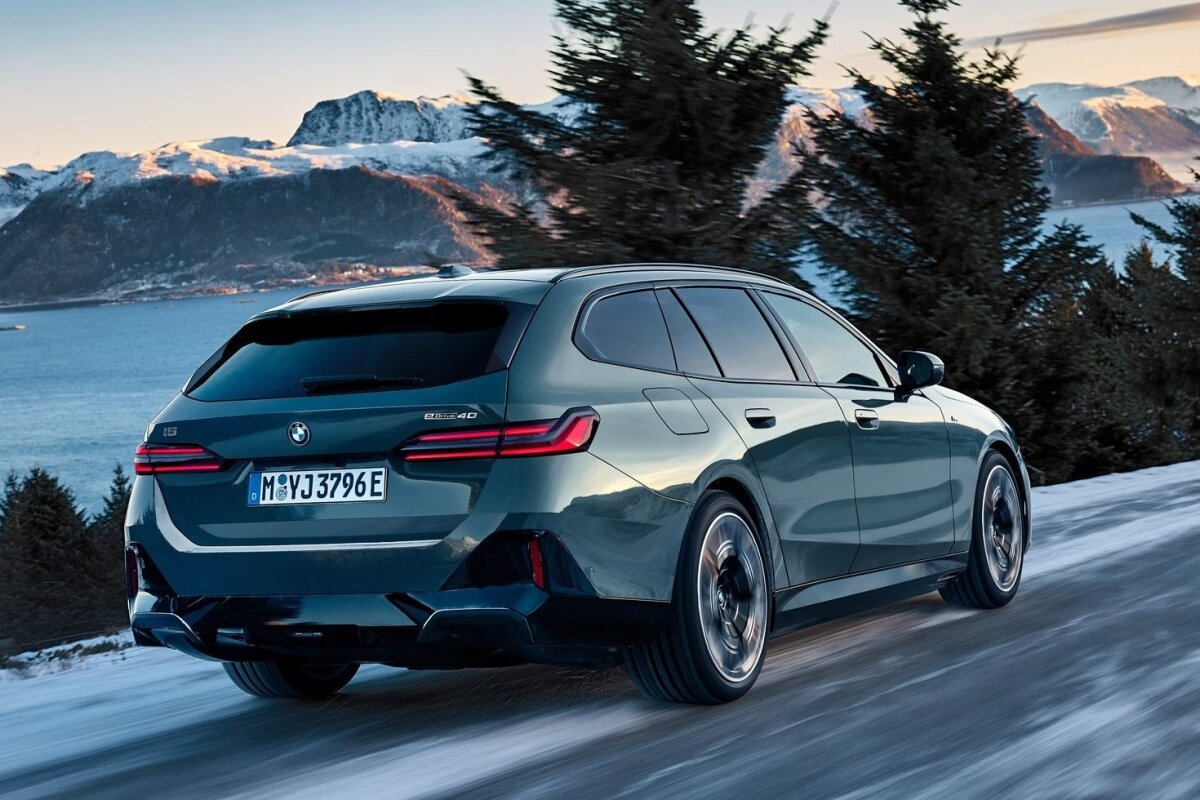 BMW i5 Touring - 2025