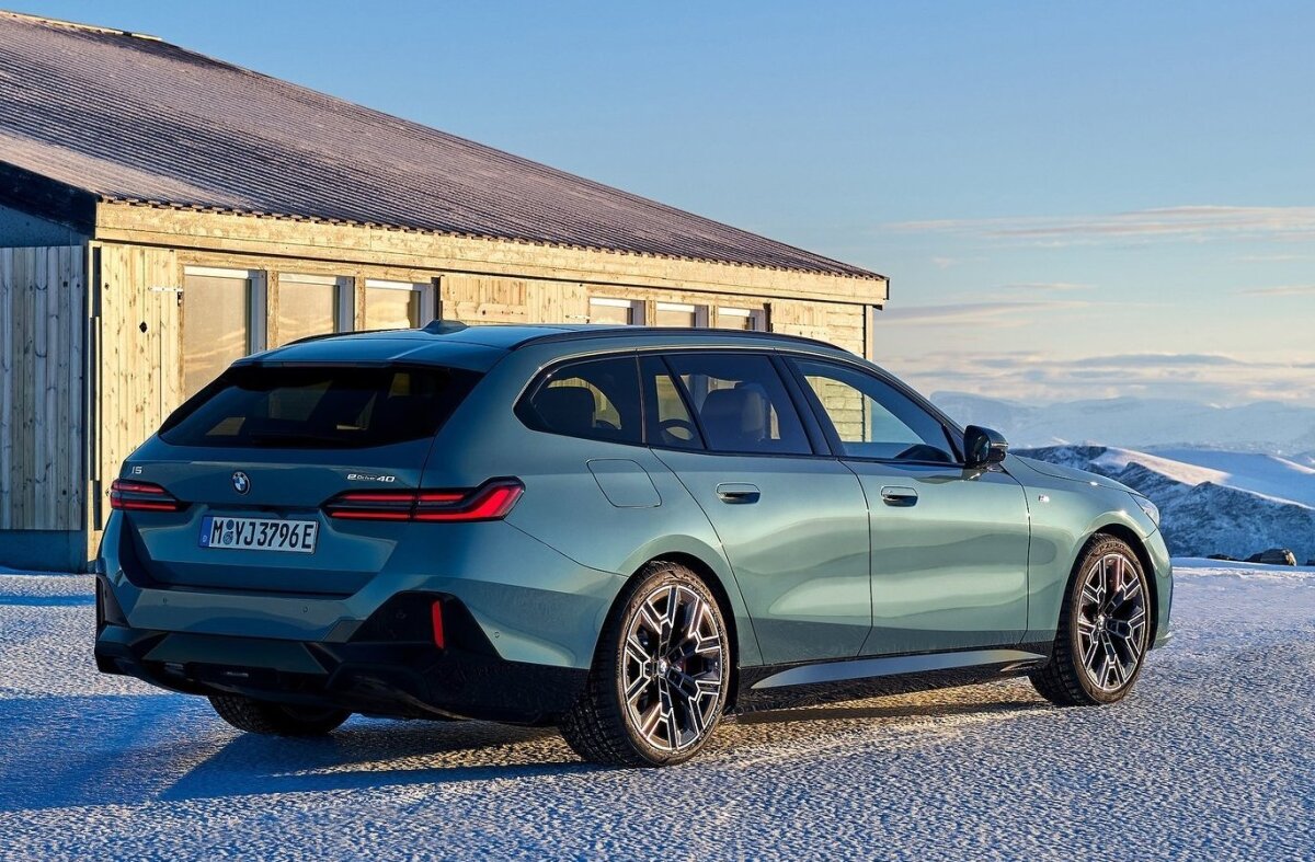 BMW i5 Touring - 2025