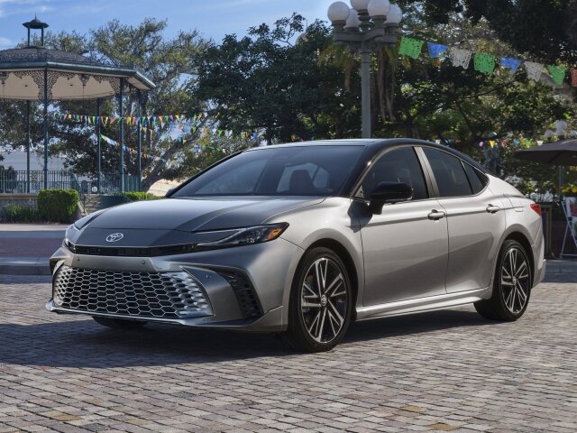 Toyota-Camry Hybrid-2025-1600-01