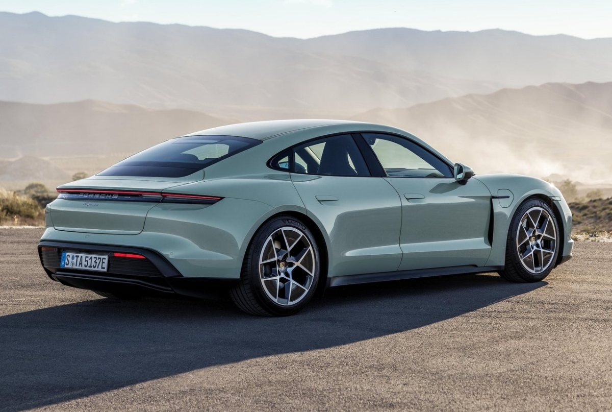 Porsche Taycan 2025 3