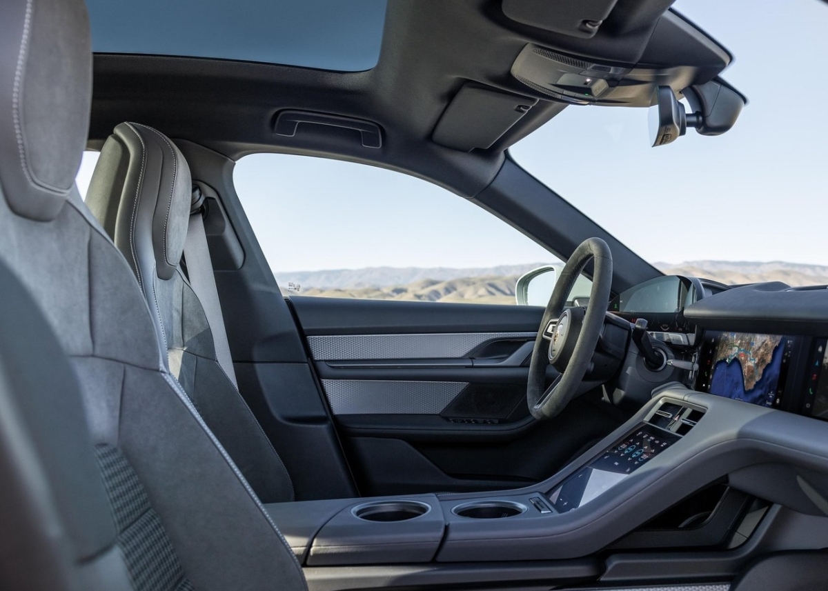 Porsche Taycan 2025 6