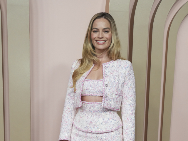 Margot Robbie v kreácii Chanel