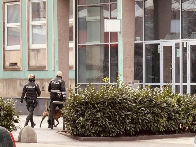 polícia, vyhrážky, evakuácia, fakulta UK