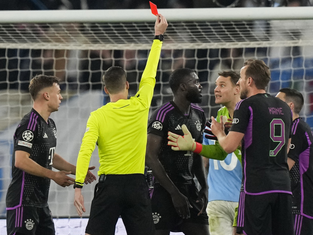 Červená karta Dayot Upamecano