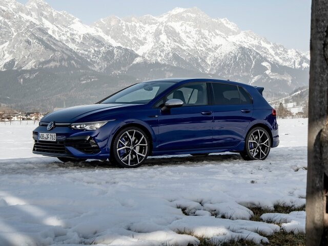 Volkswagen-Golf R-2022-1600-08