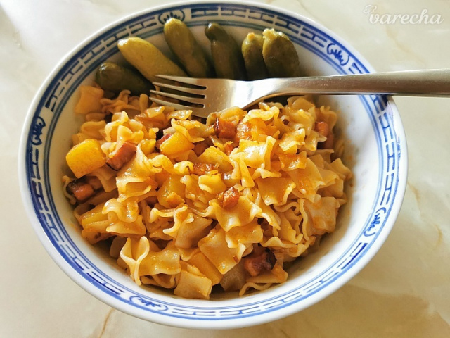 Chutné a rýchle jedlo za pár drobných? Urobte granadír, máme dokonca aj recept z jedného hrnca 