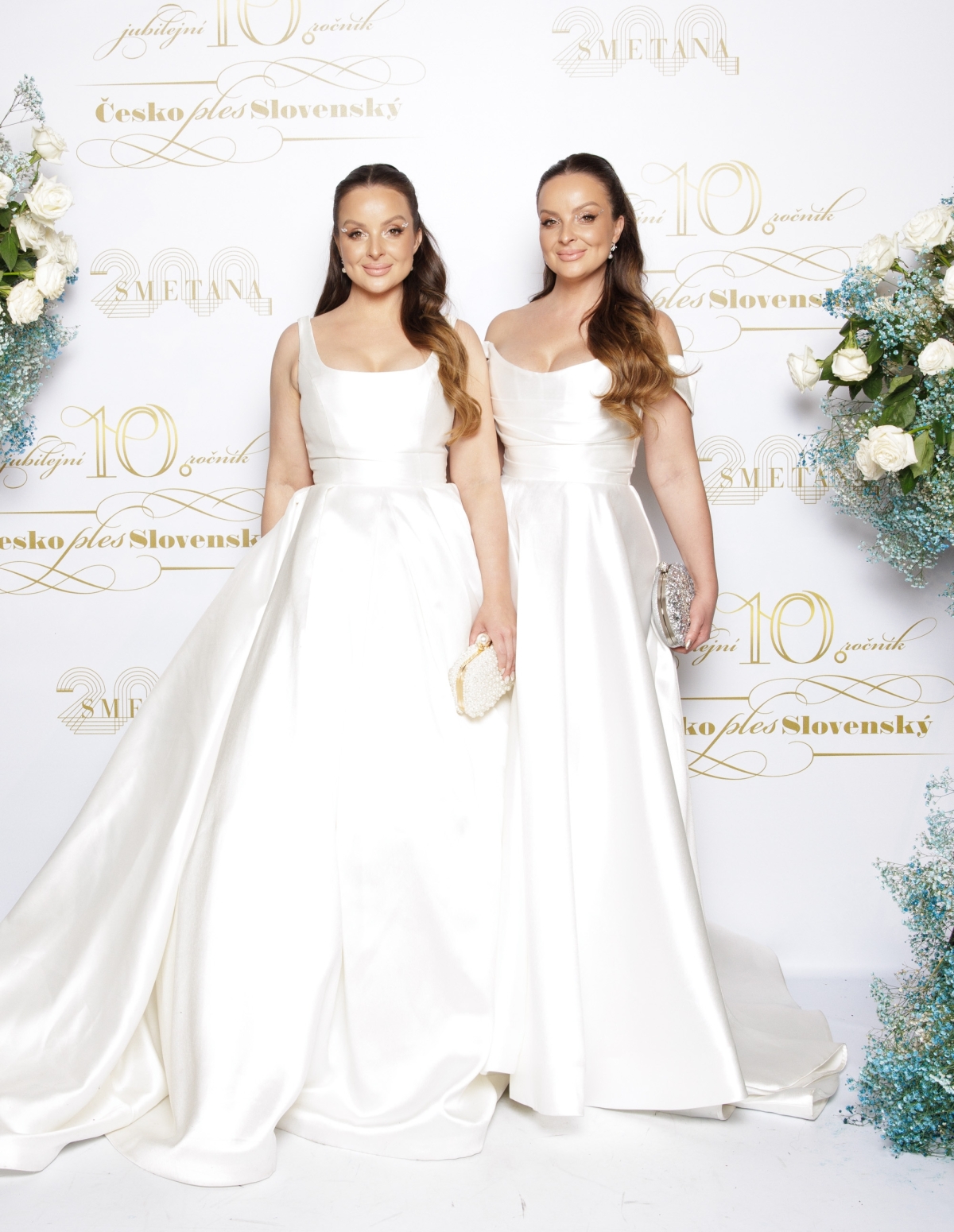 Speváčky a sestry Daniela a Veronika Nízlové. 
