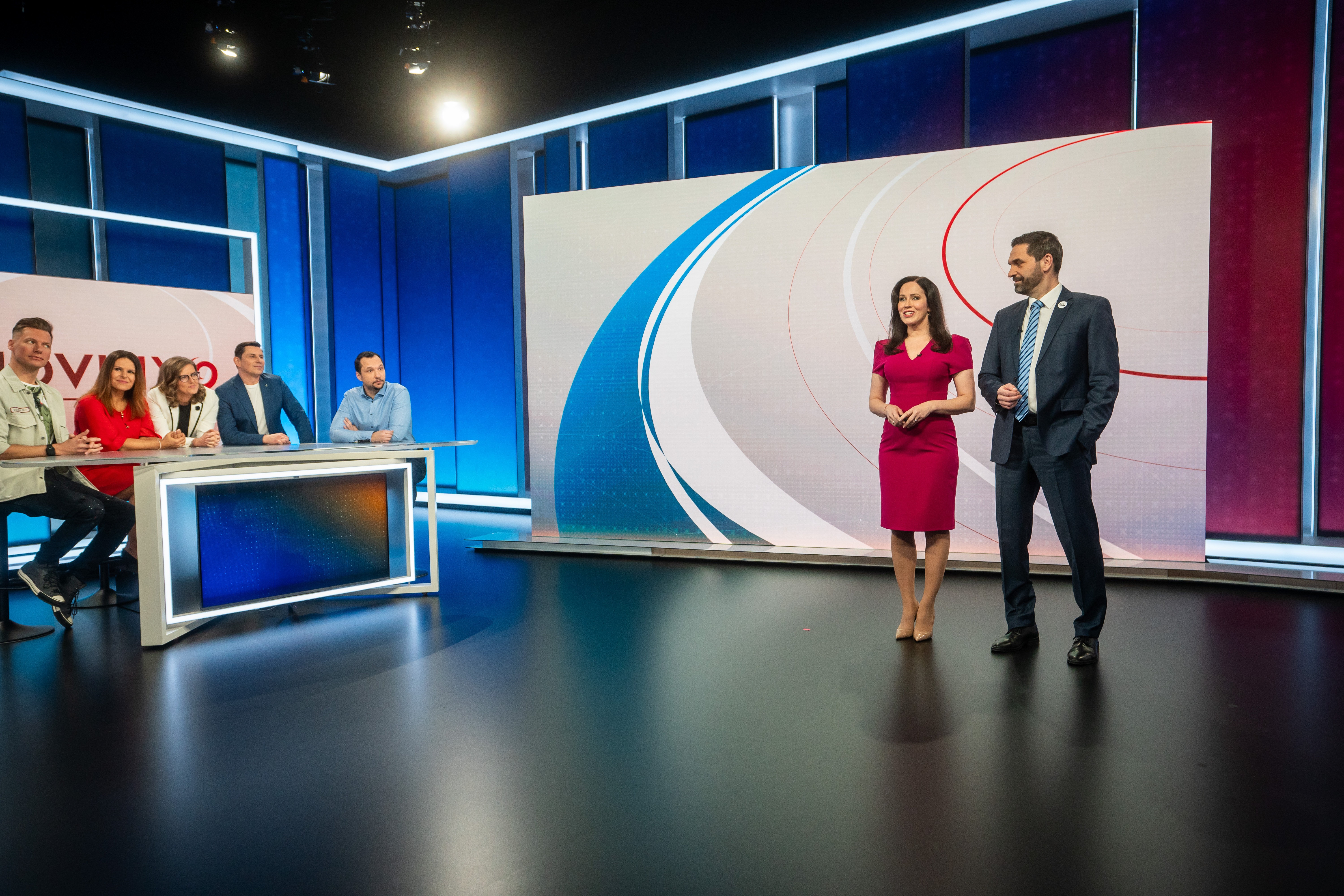 Moderátori relácií TV JOJ predstavili novinárom nové spravodajské štúdiá TV JOJ.