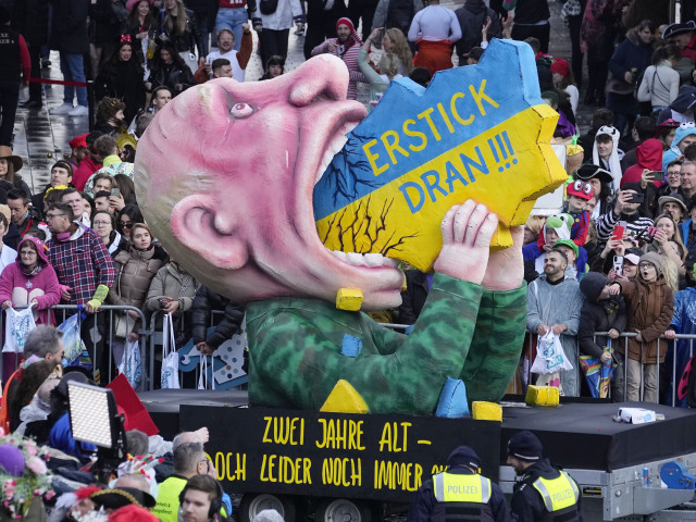 Vladimir Putin, vojna na Ukrajine, karneval