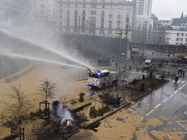 Farmári / traktor / Protest /