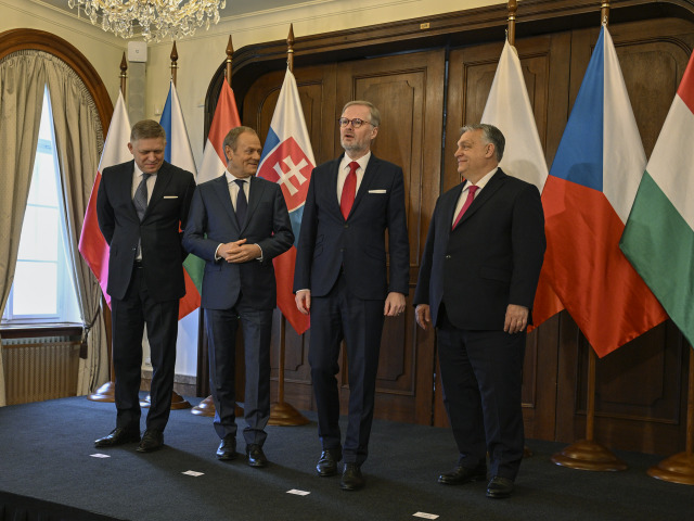 PREMIÉR: Samit premiérov V4 v Prahe