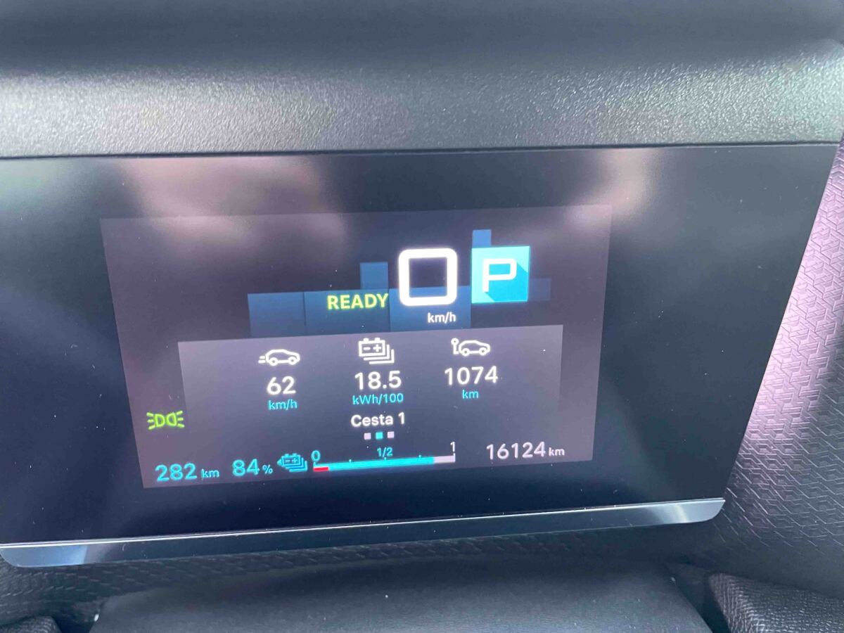 Citroen e-C4X - test spotreby zimy 2024