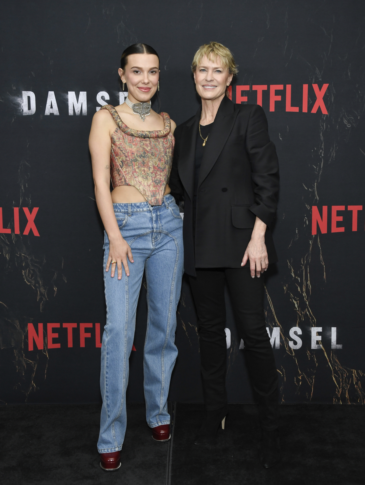 Millie Bobby Brown (vľavo) a Robin Wright