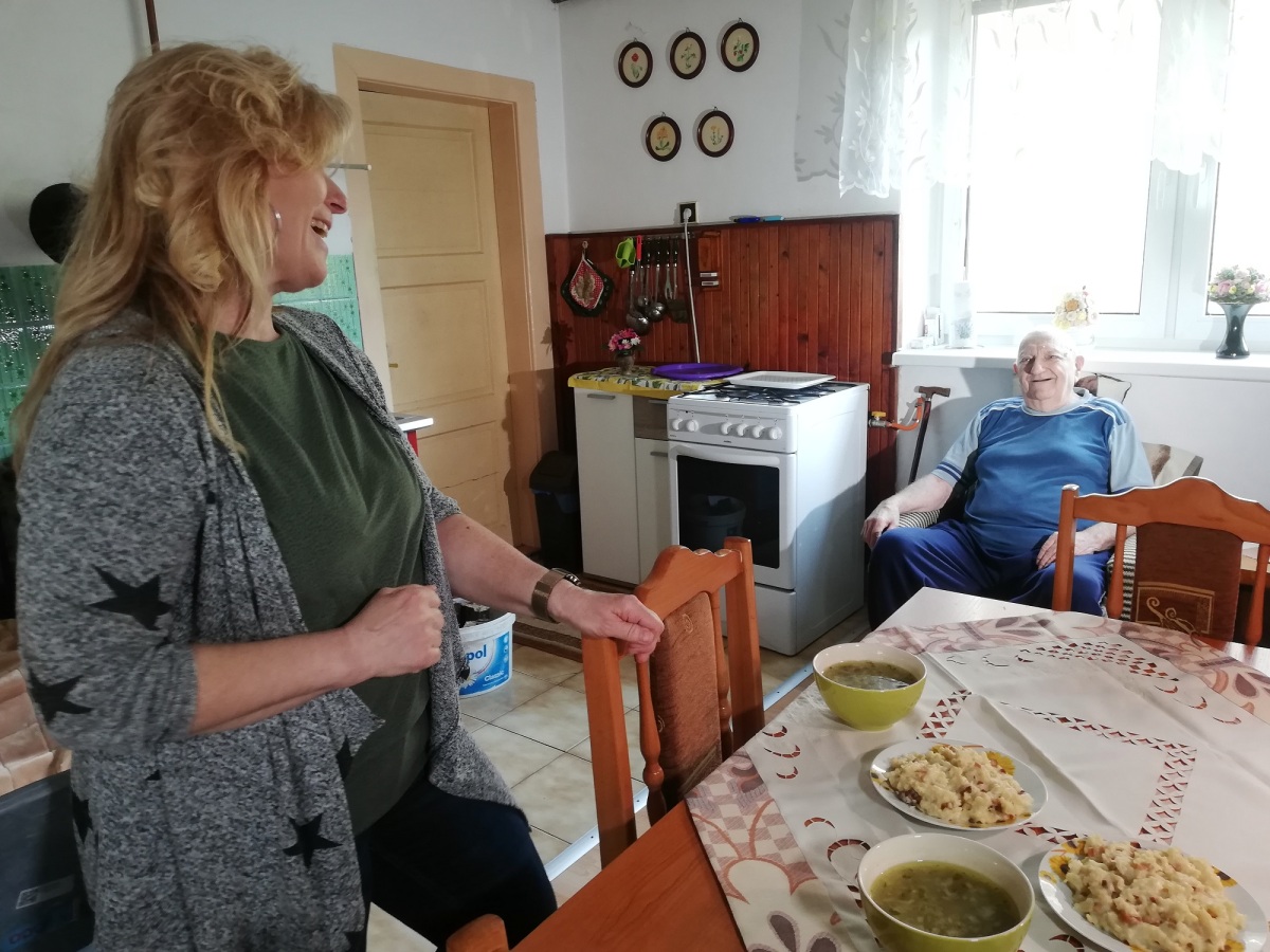 opatrovateľka, seniori