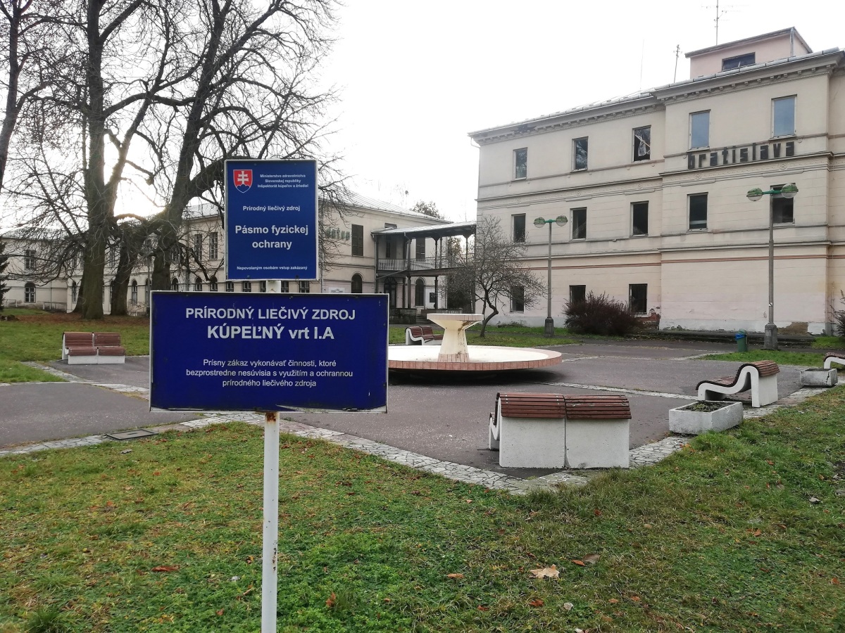Bratislava, kúpeľný dom, Sliač
