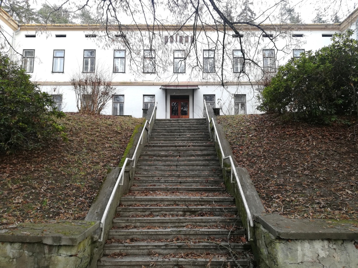 Poľana, kúpeľný dom, Sliač