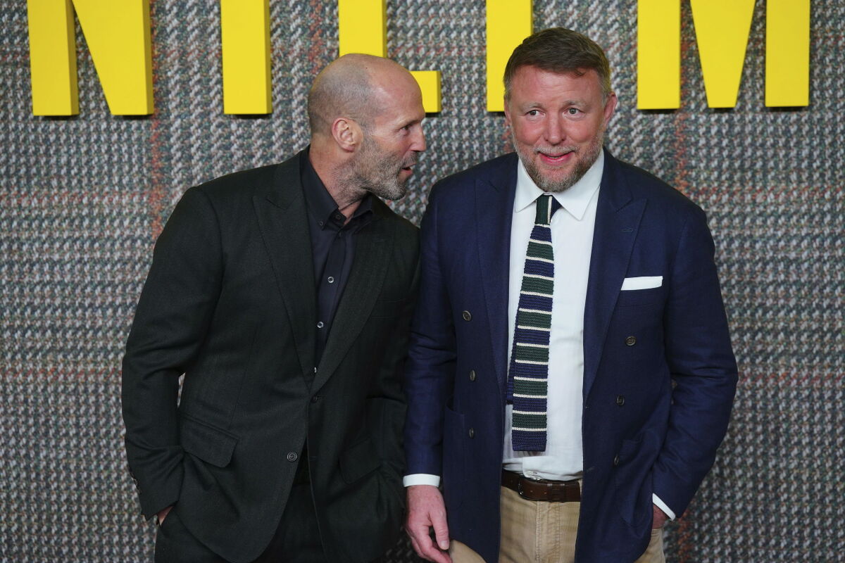 Herec Jason Statham (vľavo) a režisér Guy Ritchie.